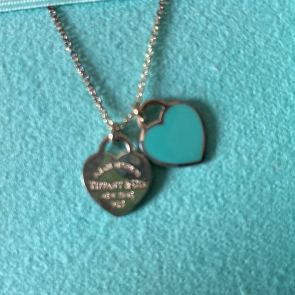 Tiffany&co sterling silver double heart pendant w/chain - Picture 2 of 4